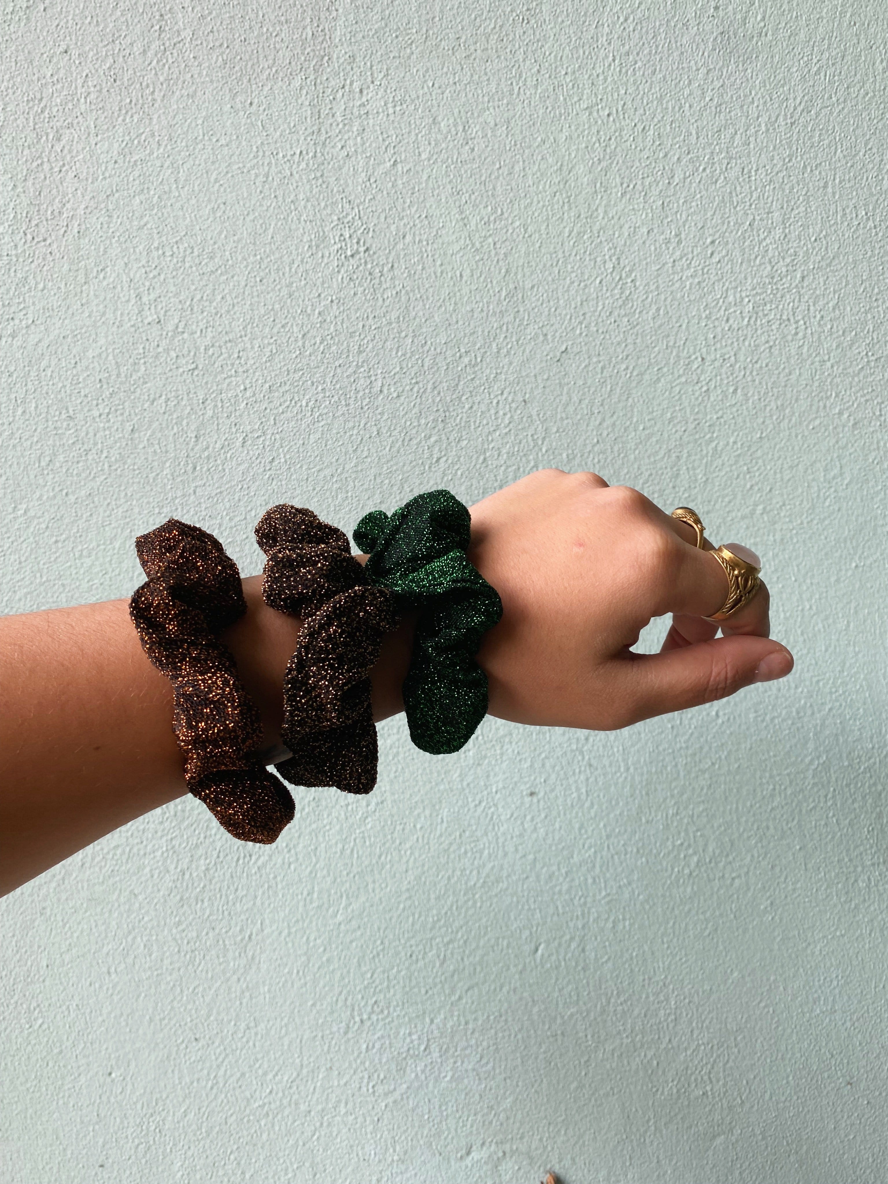 Dianas Vintage hårpynt Scrunchie av restestoff liten - gold glitter