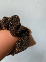 Last inn bildet i Galleri-visningsprogrammet, Dianas Vintage hårpynt Scrunchie av restestoff liten - gold glitter
