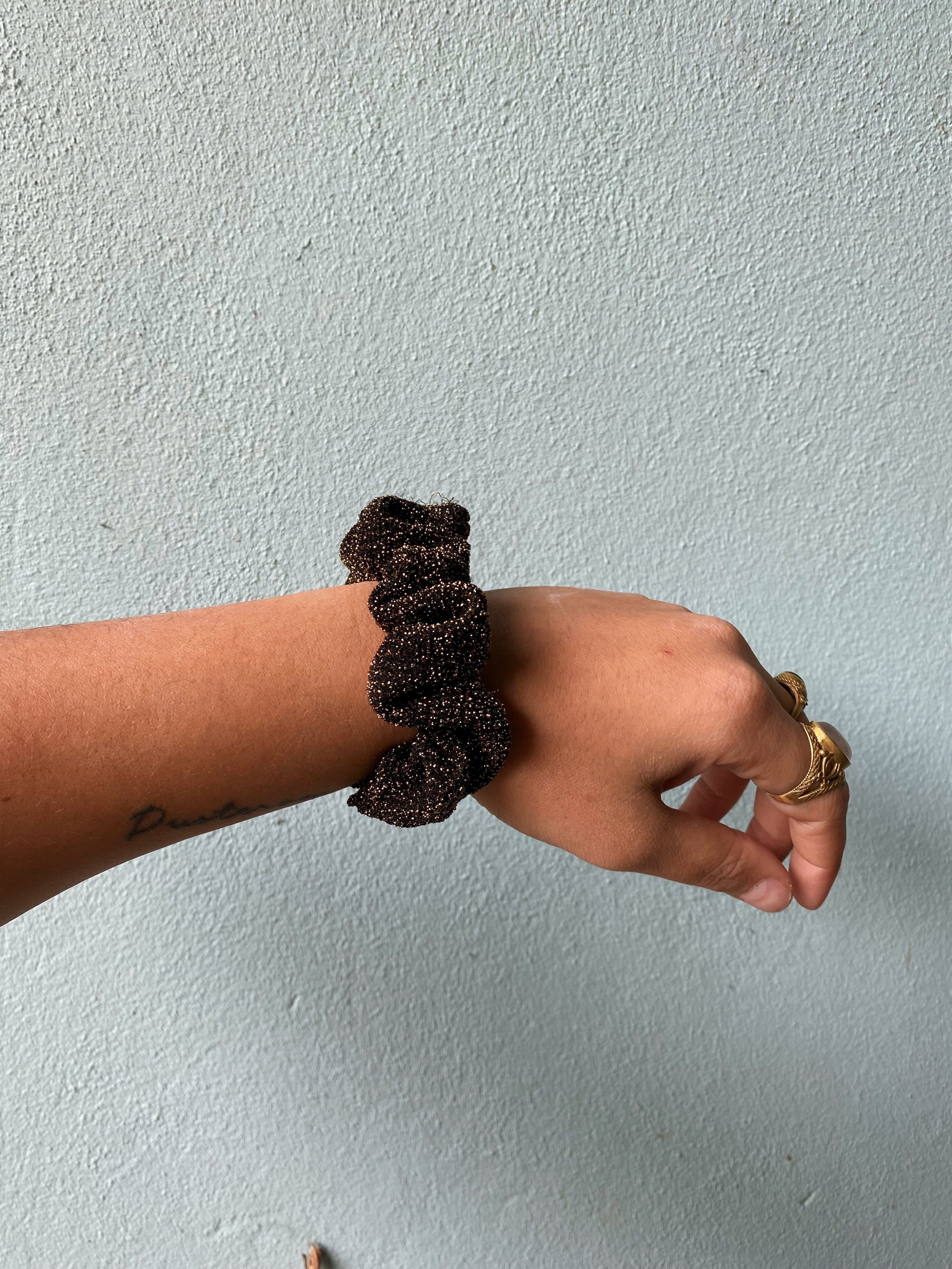 Dianas Vintage hårpynt Scrunchie av restestoff liten - gold glitter