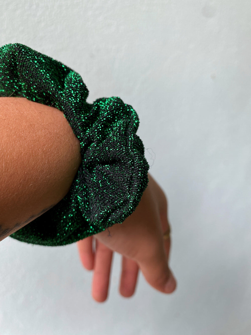 Dianas Vintage hårpynt Scrunchie av restestoff liten - green glitter
