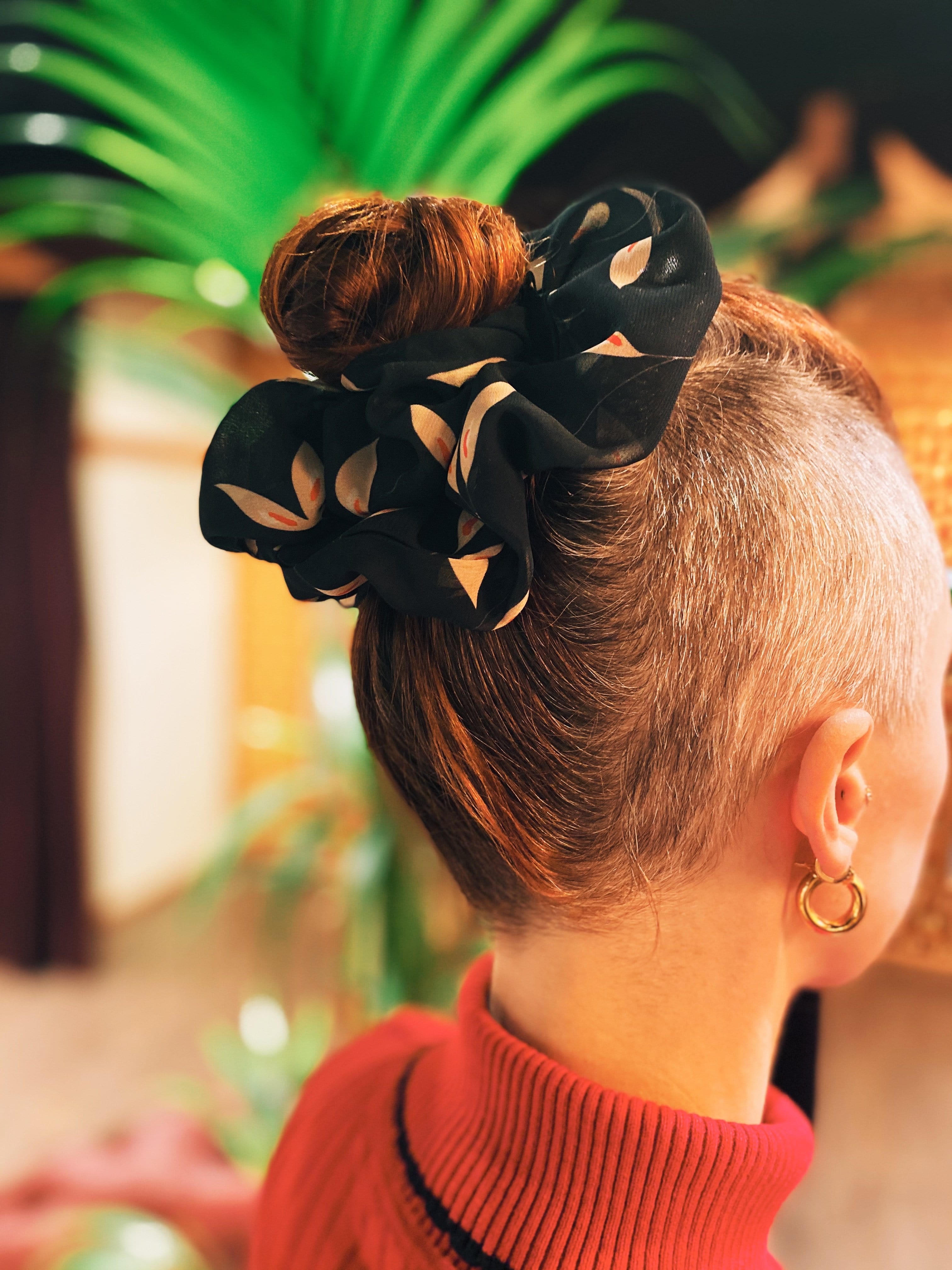 Dianas Vintage hårpynt Scrunchie av restestoff - leaves