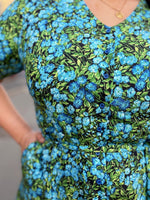 Last inn bildet i Galleri-visningsprogrammet, Dianas Vintage kjoler Betty Button dress - blue forest
