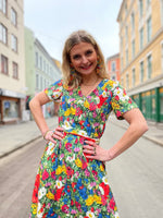 Last inn bildet i Galleri-visningsprogrammet, Dianas Vintage kjoler Betty Button dress - wildflowers
