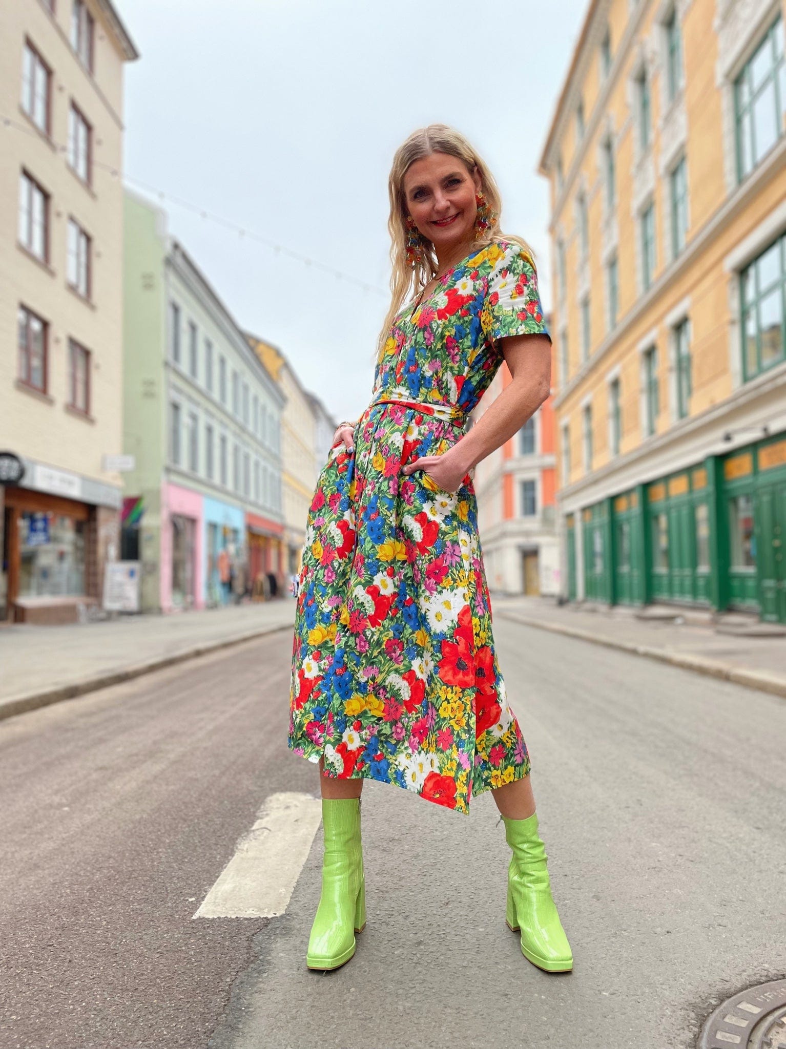 Dianas Vintage kjoler Betty Button dress - wildflowers