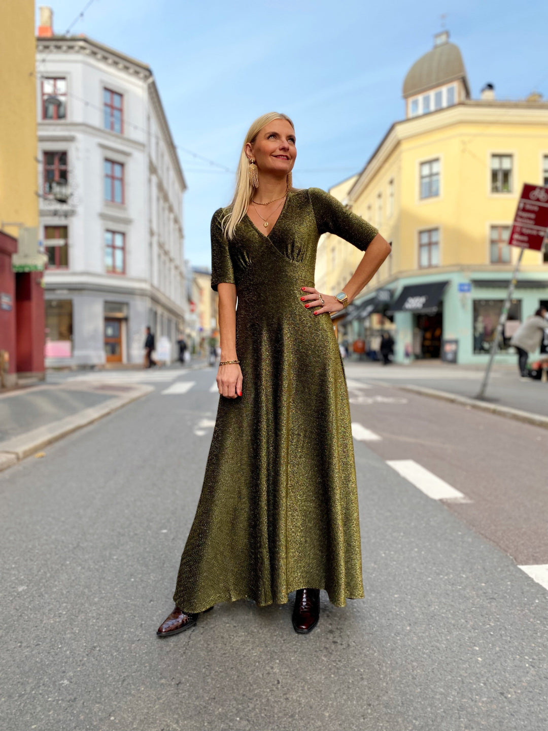 Dianas Vintage kjoler Diana dress - gold glitter