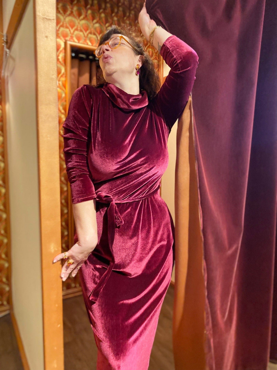 Frida Dress midi velvet - – Frøken Dianas salonger