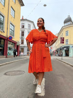 Last inn bildet i Galleri-visningsprogrammet, Dianas Vintage kjoler Monika dress short - dots orange
