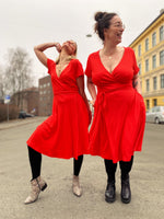 Last inn bildet i Galleri-visningsprogrammet, Dianas Vintage kjoler Wrap me dress - high risk red
