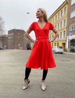 Last inn bildet i Galleri-visningsprogrammet, Dianas Vintage kjoler Wrap me dress - high risk red
