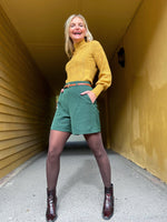 Last inn bildet i Galleri-visningsprogrammet, Dianas Vintage shorts Frida shorts - dark green
