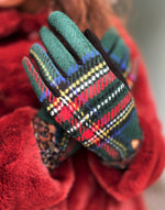 Last inn bildet i Galleri-visningsprogrammet, Frøken Dianas salonger hansker Hansker Tartan - grønn
