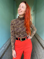 Last inn bildet i Galleri-visningsprogrammet, King Louie topper Betsy rollneck topp - Rocky brown
