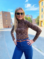 Last inn bildet i Galleri-visningsprogrammet, King Louie topper Betsy rollneck topp - Rocky brown
