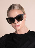 Last inn bildet i Galleri-visningsprogrammet, Otra Eyewear solbriller Collective - black

