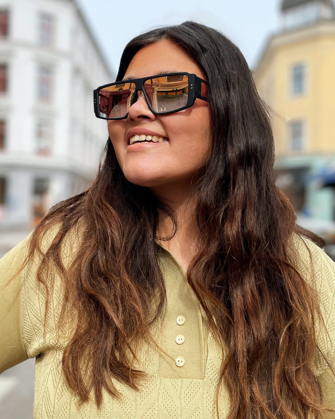 Otra Eyewear solbriller Flik - black/gold