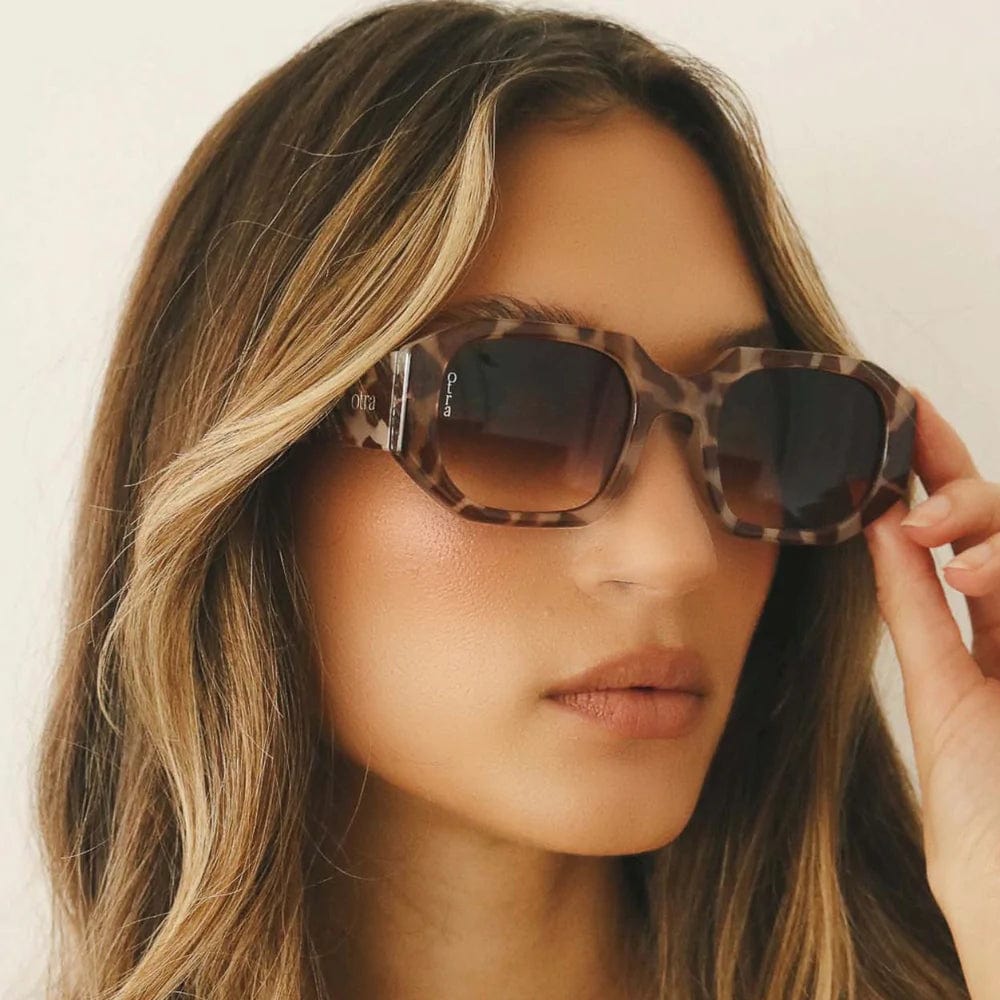 Otra Eyewear solbriller Vera - Tortoise