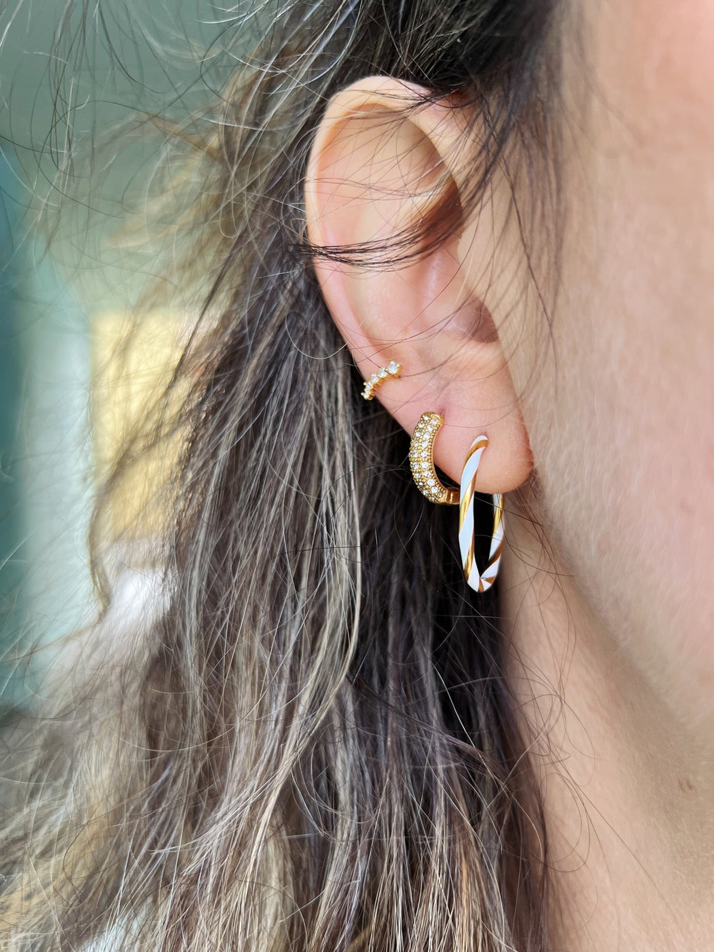 Pico øredobber Enamel hoops - white