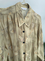 Last inn bildet i Galleri-visningsprogrammet, Vintage Vintage bluser XL Vintagebluse - beige med blomstertegninger, str XL
