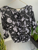 Last inn bildet i Galleri-visningsprogrammet, Vintage Vintage bluser S/M Vintagebluse - Nattroser, str S/M
