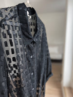 Last inn bildet i Galleri-visningsprogrammet, Vintage Vintage bluser 3XL Vintagebluse - Sorte brikker, str 3XL
